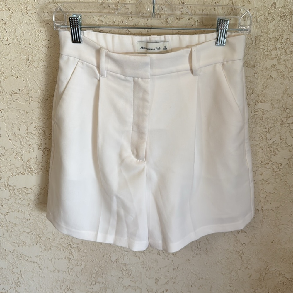 Abercrombie & Fitch Ultra High Rise Shorts - Picture 3 of 11